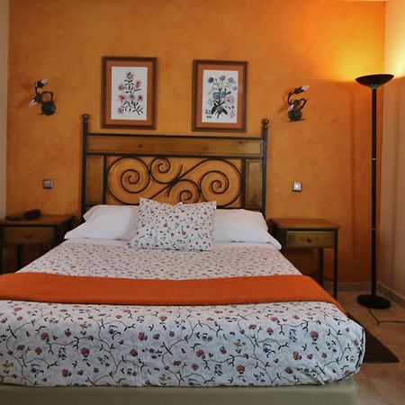 Torrelaguna Posada Del Camino Real מראה חיצוני תמונה