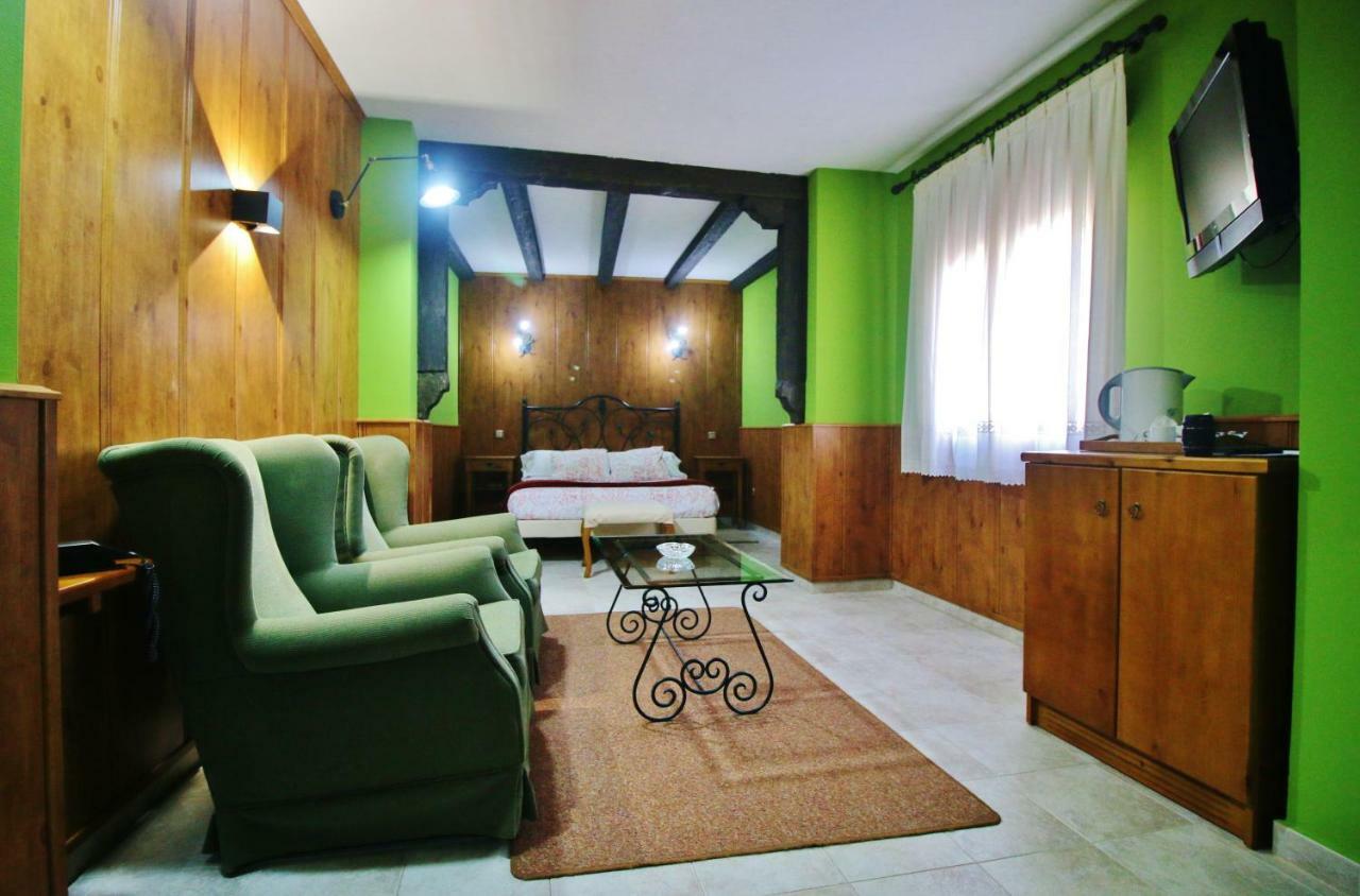 Torrelaguna Posada Del Camino Real מראה חיצוני תמונה
