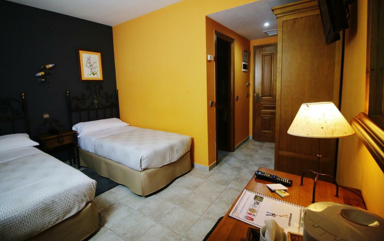 Torrelaguna Posada Del Camino Real מראה חיצוני תמונה